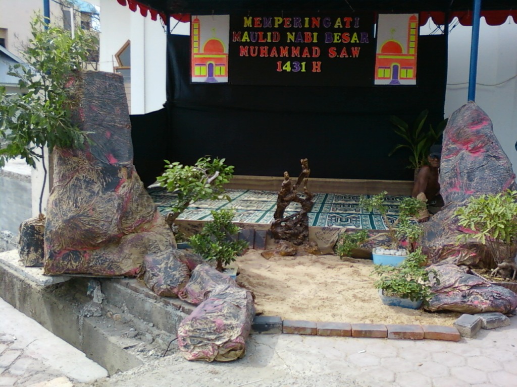  Dekorasi  panggung  Maulid Nabi Besar Muhammad SAW Mustika 